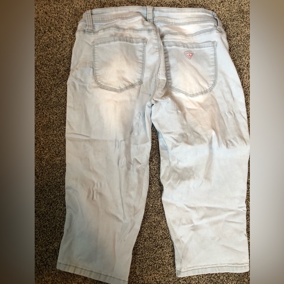 GUESS Cropped Jeans - Picture 3 of 4